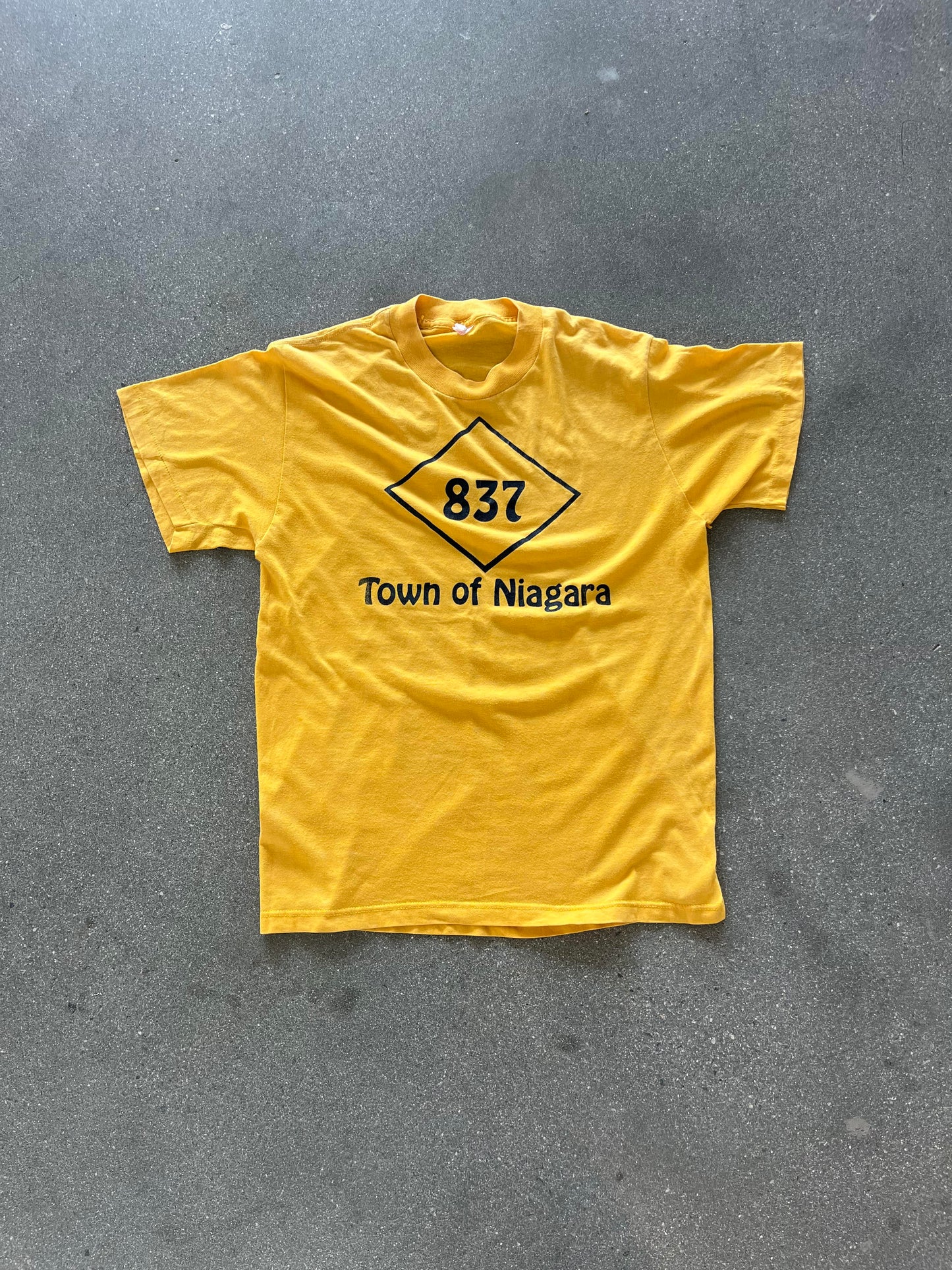 80'S TOWN OF NIAGARA TEE - M